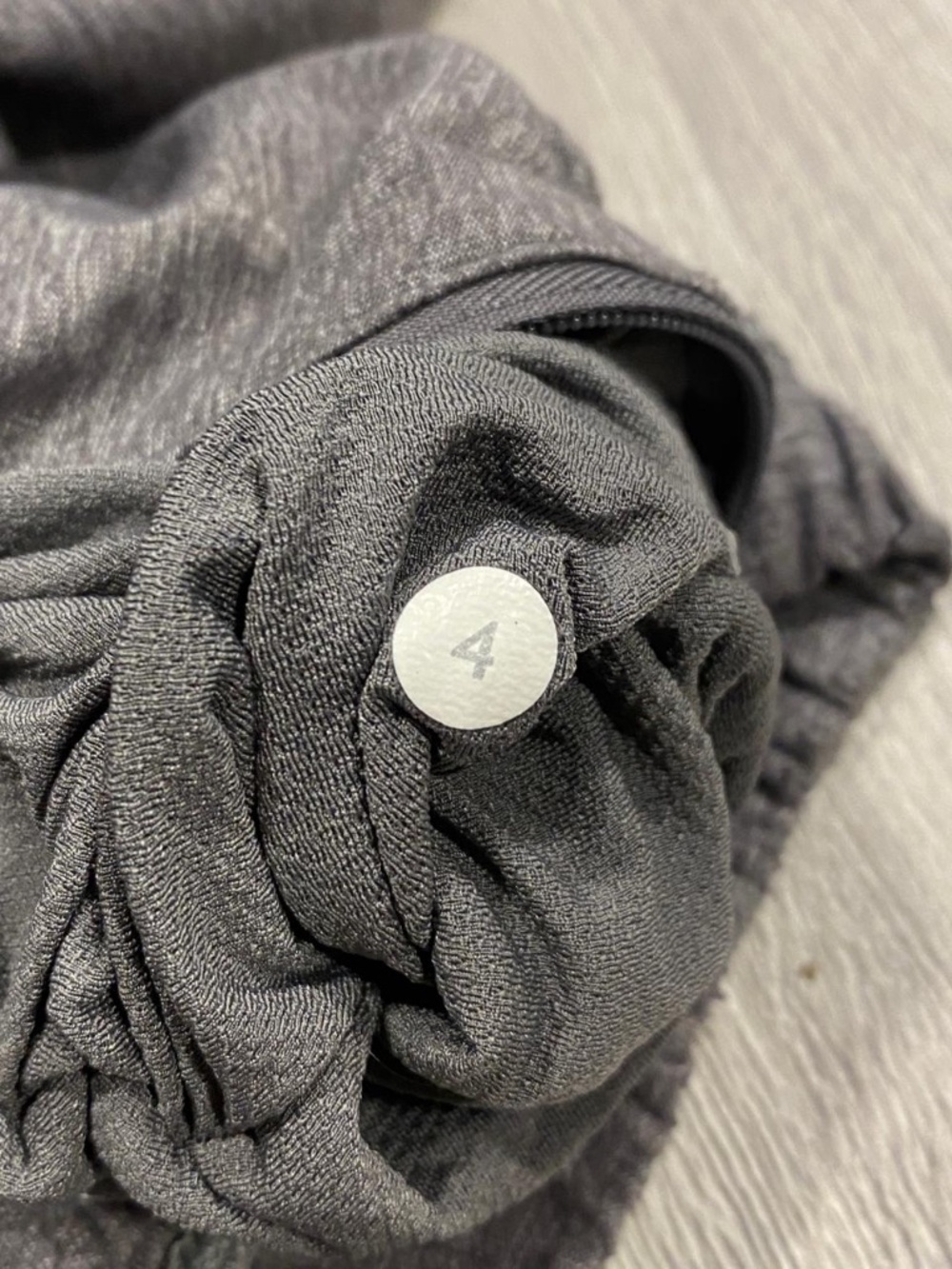 Lululemon Heathered Charcoal Grey Run Turbo Zip Pullover Reflective Trim Size 4 - Picture 9 of 9